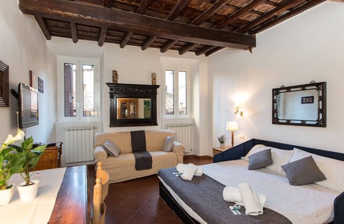 Trastevere Apartment | Rental in Rome Scala Studio