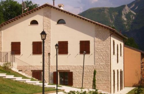 Piobbico Apartment | Residence con Piscina Vista Monte Nerone
