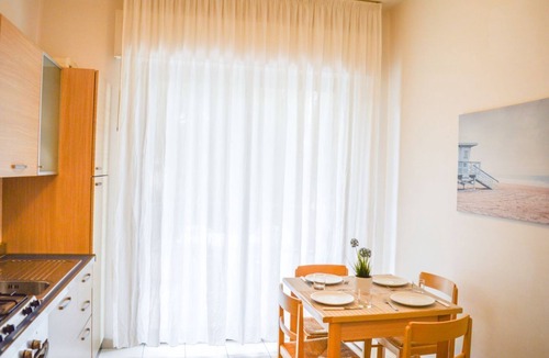 Pineto Apartment | Résidence Holiday Rendez Vous is located in the heart of Pineto, just a few steps from the beach and the main street. Apartment 57, on the SABBIA floor, is a mezzanine with access from the main entrance of the Residence.