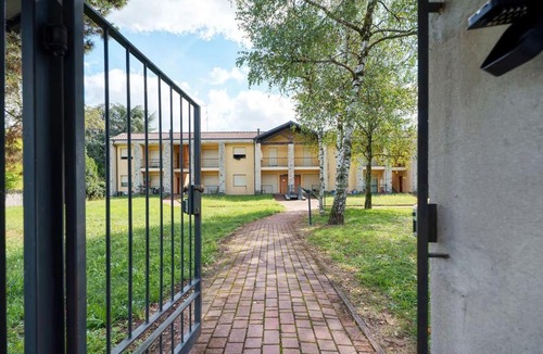 Lonate Pozzolo Apartment | Residence La Brughiera Malpensa
