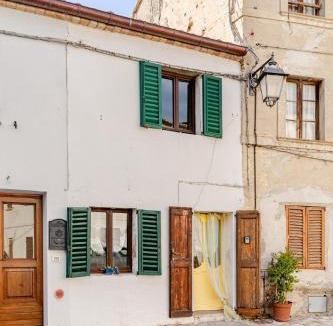 Mondavio House | Residence with breathtaking views in the medieval village