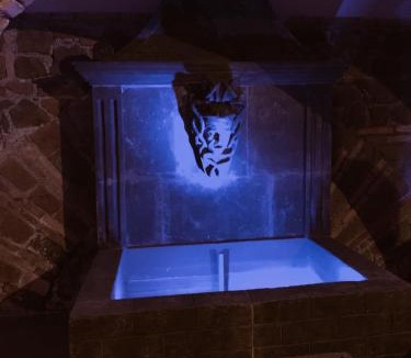Rione II Trevi House | Residenza Tritone Luxury Apartment Trevi Fountain