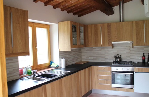 Caprese Michelangelo Villa | RESTORED VILLAGE HOUSE WITH PRIVATE SWIMMING POOL SLEEPS 4n