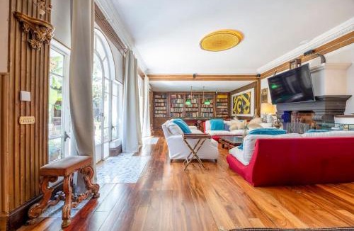 Trastevere Villa | Riad Riari