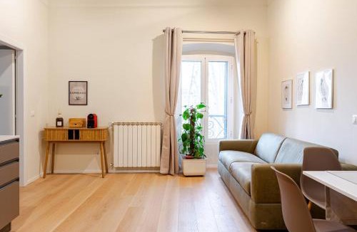 Rione IV Campo Marzio House | Ripetta Views Luxury room and suite