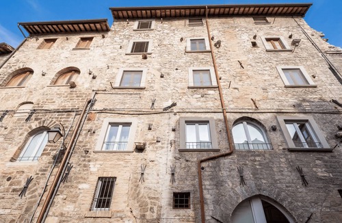 Gubbio Apartment | Roberto Historic House