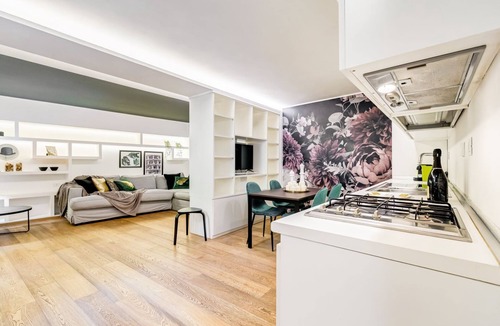 Rione III Colonna Villa | Roe Residence - Two Bedroom Villa, Sleeps 6