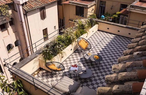 Rione IV Campo Marzio Apartment | ROMAC · Condotti Penthouse Over Spanish Steps