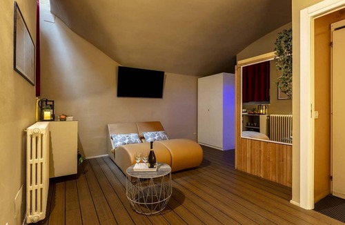 Rione V Ponte Apartment | ROMAC Coronari near Navona with fitness room and sauna