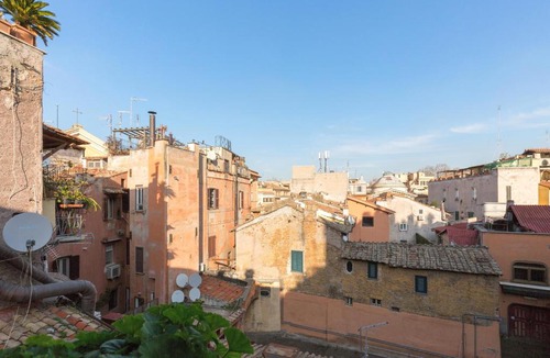 Trastevere Apartment | Roman Holiday Wine House
