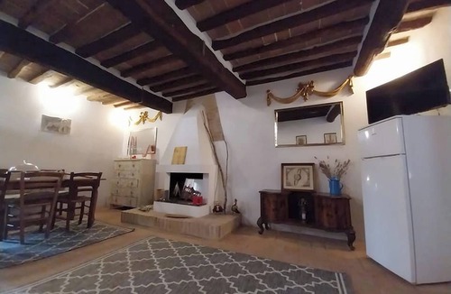 Monterotondo Marittimo Apartment | Romantico Appartamento in Antico Borgo Medioevale