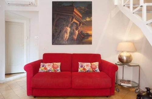 Rione V Ponte Apartment | Romantic and bright Renoir loft