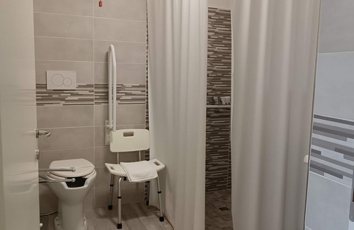Montedinove House | Romantic Double Room with pool