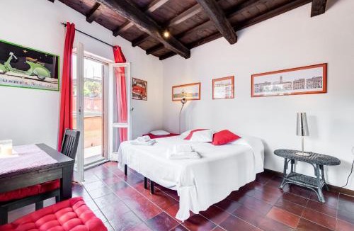 Trastevere Apartment | Romantic house with terrace