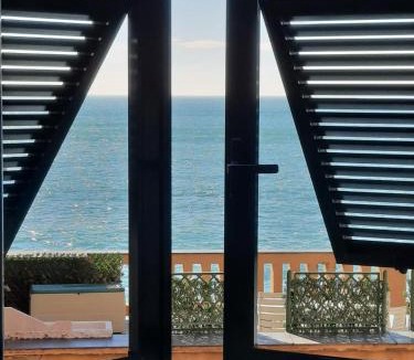 Nervi Apartment | Romantic Sea View Flat in Genova