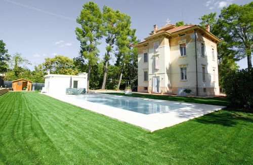 Ortezzano Villa | Romantische Traum Belle Époque Villa Fazi mit Pool