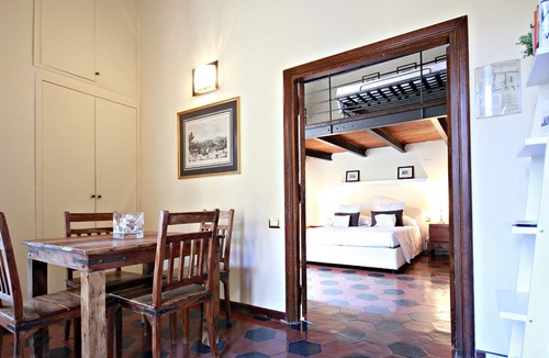 Rione III Colonna Apartment | Rome: Luxury Apartment