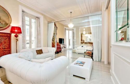 Rione III Colonna Apartment | Rome luxury apartment to Spanish Steps