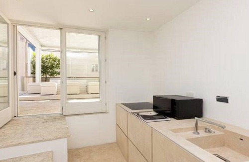Rome City Centre Apartment | "Rome's Luxury Penthouse: Views, Jacuzzis, and Unbeatable Location"