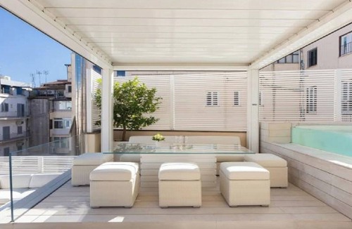 Rome City Centre Apartment | "Rome's Luxury Penthouse: Views, Jacuzzis, and Unbeatable Location"