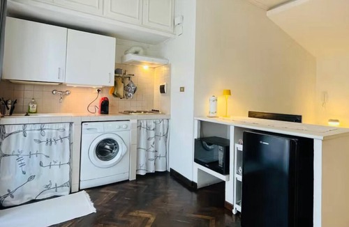 Rome Apartment | Rome Special place, 30 min bus to San Pietro/Vatican and center of Rome.