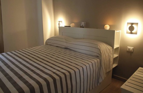 Corigliano Calabro House | Room-camelia - Stanza Matrimoniale - B&b