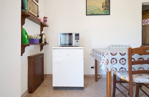 Massa Marittima Apartment | Room 'Camera 3 - Campo Ruffaldo' with Shared Pool, Wi-Fi and Air Conditioning