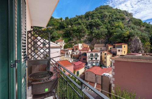 Cetara Apartment | Room 'Camera Libeccio Sea View' with Sea View, Wi-Fi and Air Conditioning