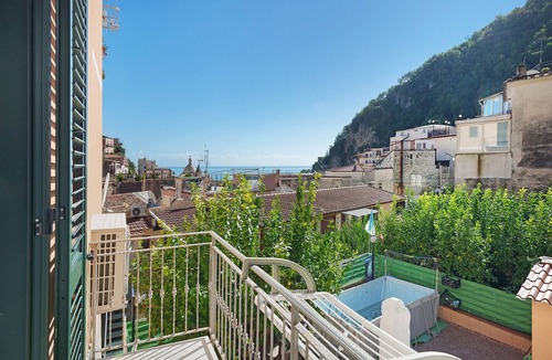 Cetara Apartment | Room 'Camera Maestrale Partial Sea View' with Sea View, Wi-Fi and Air Conditioning