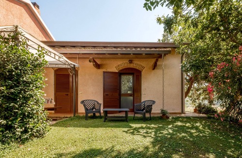 Grosseto Apartment | Room 'Col Moschin - Camera 4' with Shared Terrace, Wi-Fi and Air Conditioning