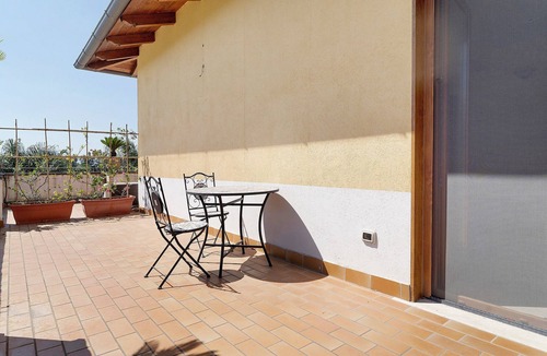 Castelforte Apartment | Room 'Doppia' with Shared Pool, Wi-Fi and Air Conditioning