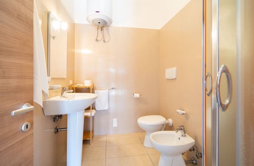 Strongoli Apartment | Room in the heart of Strongoli Marina.