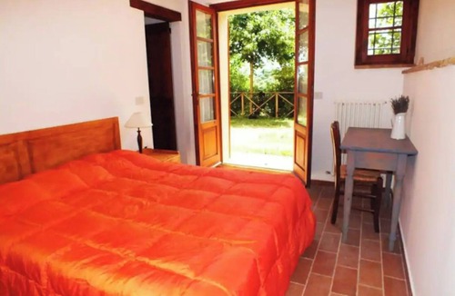 Monte San Vito House | ROOM IN THE QUIETNESS OF THE CAMPAIGN