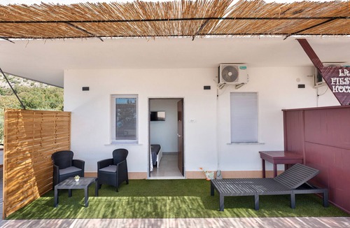 Capaccio-Paestum Apartment | Room 'La Fiesta' with Sea View, Wi-Fi and Air Conditioning