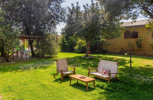 Montorsaio Apartment | Room 'Lillastro - La Rosa' with Shared Garden, Wi-Fi and Air Conditioning