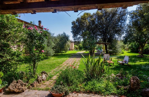 Montorsaio Apartment | Room 'Lillastro - La Rosa' with Shared Garden, Wi-Fi and Air Conditioning