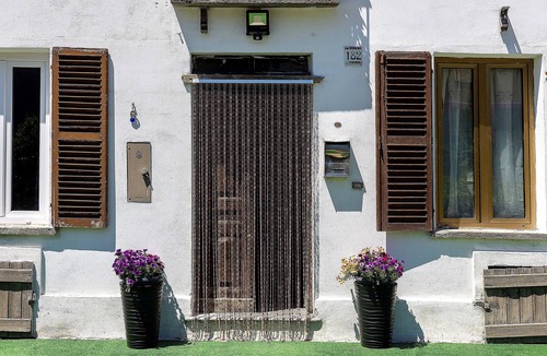 Asti Apartment | Room 'Mammolo' with Private Garden and Air Conditioning
