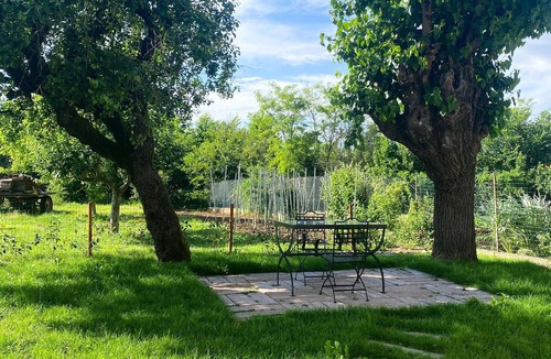 Quargnento Apartment | Room 'Pistapeijvri' with Private Garden, Wi-Fi, and Air Conditioning