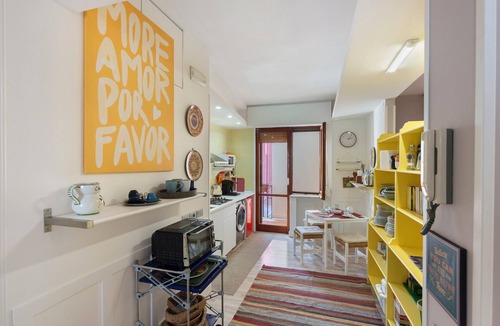 Torre Annunziata House | Room 'Stanza 1' with Mountain View, Wi-Fi, and Air Conditioning