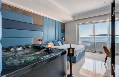 Santa Lucia Apartment | Room Suite with Private Pool, Wi-Fi, and Air Conditioning