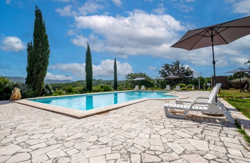 Manciano Apartment | Room 'Timo' with Shared Pool, Wi-Fi and Air Conditioning