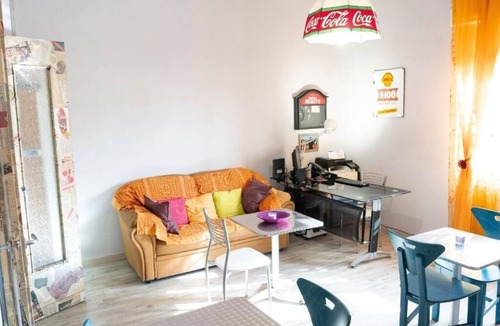 Secondigliano Bed & Breakfast | Room with private bathroom - Brown