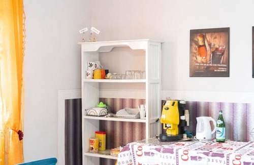 Secondigliano Apartment | Room with private bathroom - Brown