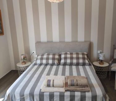 Pesaro House | Rossetto e cocciolato - Stanza indipendente con bagno privato a Pesaro