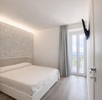 Camerano House | Rosso Conero - Soggiorni Le Grotte