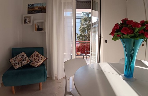 Modugno Apartment | Route 96 Guest House: Kitchen, Terrace, Parking, Airport, Vacations in Puglia, Bari