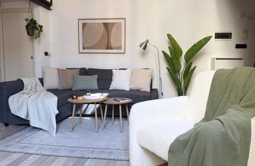 Vanchiglia Apartment | Royal Gardens Apartment