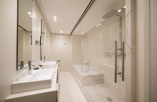 Historic Centre Hotel | Royal Palace Luxury Suites & Hotel