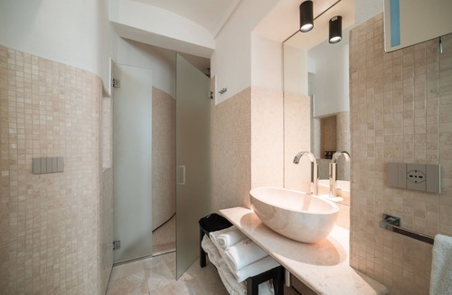 Historic Centre Hotel | Royal Palace Luxury Suites & Hotel