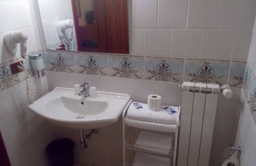 Ospedaletto D'Alpinolo Hotel | ROYAL ROOM WITH BALCONY - ROYAL HOTEL